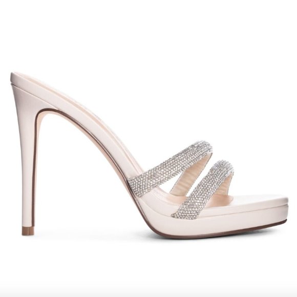 Ariana Stiletto - Picture 3 of 8